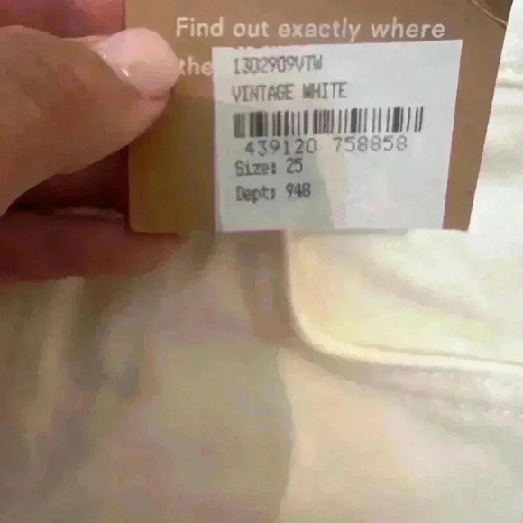 Reformation Charlie High Rise White Jean short NWT - Picture 8 of 9